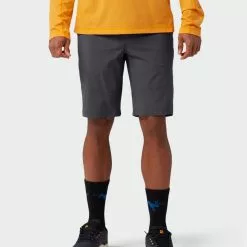 Stio Men's Whiparound Short